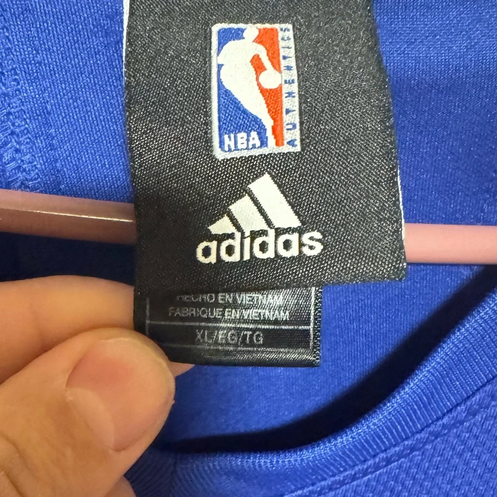 Men Detroit pistons shirt XL - Picture 4 of 6